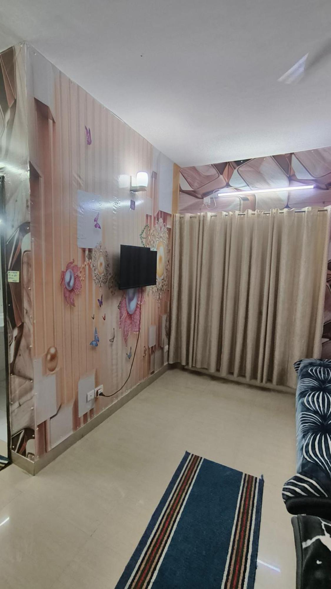 Apartment Omaxe Eternity Family Stay- Near Prem Mandir