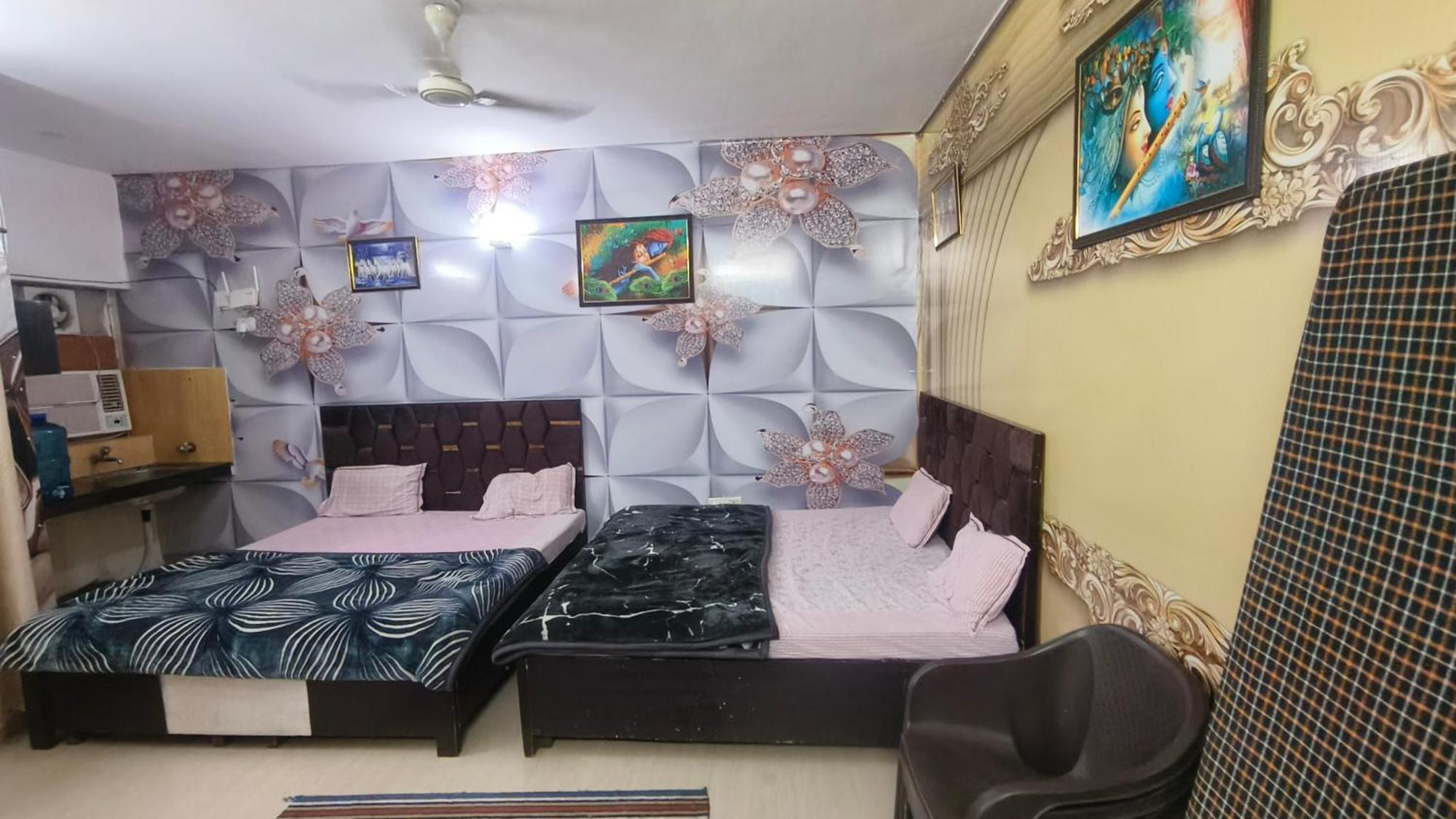 Omaxe Eternity Family Stay- Near Prem Mandir